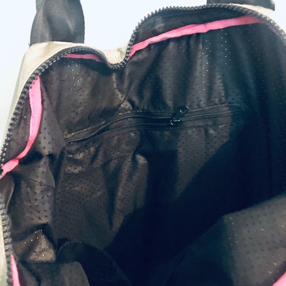 [VICTORIA’S SECRET] Sports Bag - Picture 6 of 7